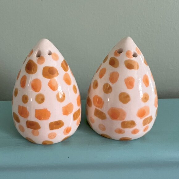 Vintage Mini Seashell Salt & Pepper Shakers | Cute Coastal Rare Kitchen Decor - Picture 3 of 8